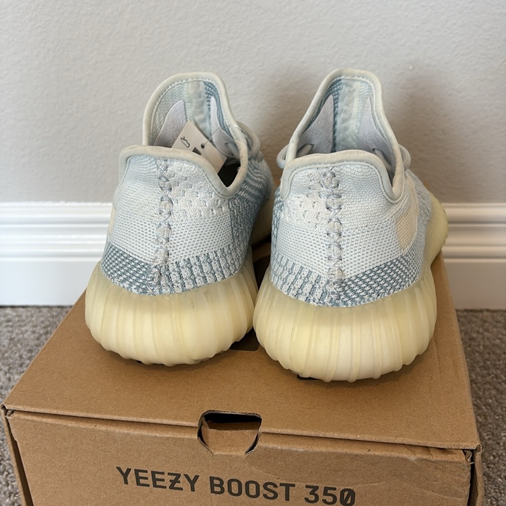 GENTLY USED | Yeezy Boost 350 V2 'Cloud White Non-Reflective | Size 7.5 - Picture 7 of 11